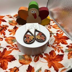 Wooden Maple Leaf Earrings‎ NEW